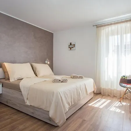 Nonina Hiza Nyaraló Poreč