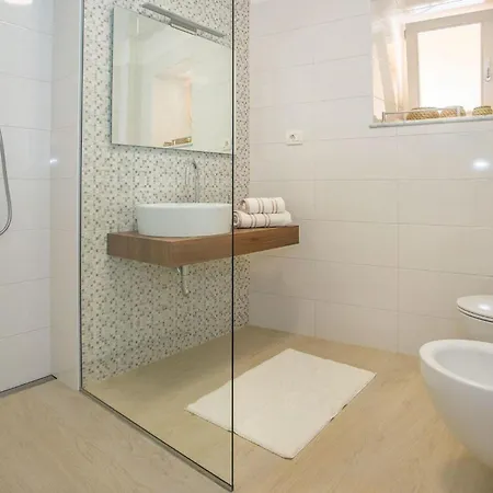 Nonina Hiza Будинок відпочинку *