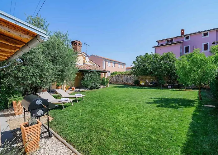 Nonina Hiza Ferienhaus