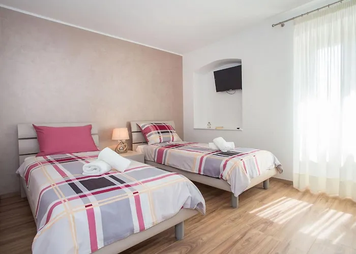 Nyaraló Nonina Hiza