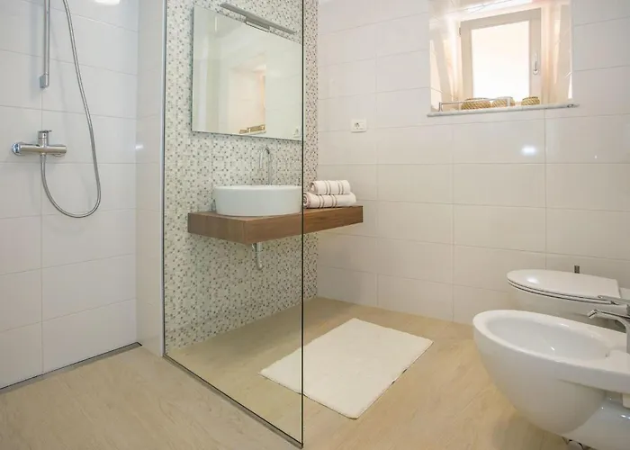 Nonina Hiza Ferienhaus *