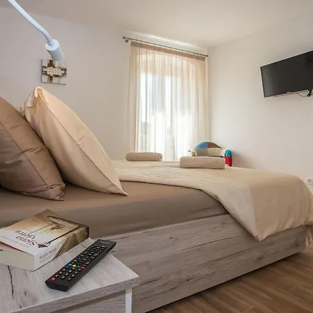 Nonina Hiza Holiday home *